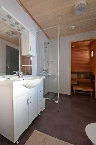 Дома для отпуска Kajaani Cottages Jormua Коттедж с сауной и 4 спальнями-17